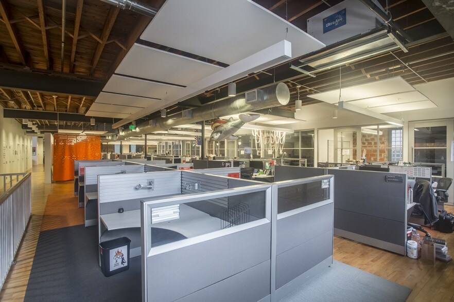 More Photos Of 1525 Hendry St, Fort Myers General Retail For Sale