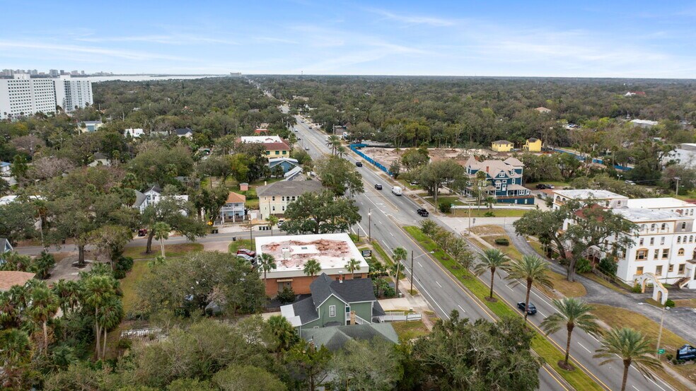 More Photos Of 339 S Ridgewood Ave, Daytona Beach Office Residential For Sale