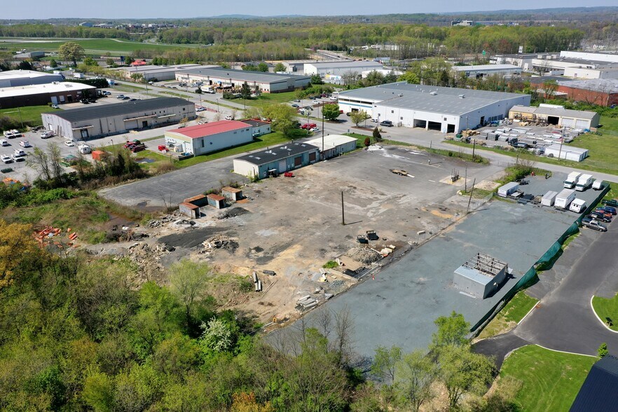 More Photos Of 9 Bellecor Dr, New Castle Warehouse For Lease
