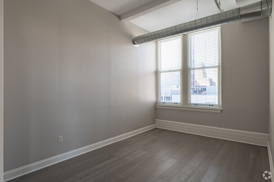 More Photos Of 465 Washington St, Buffalo Apartments For Lease