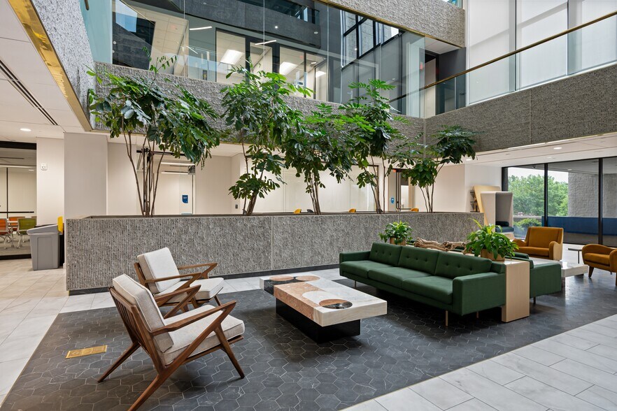 More Photos Of 3340 Perimeter Hill Dr, Nashville Office For Sale