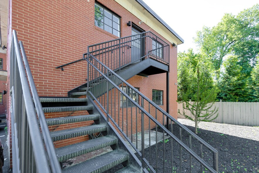 More Photos Of 3210 Chamberlayne Ave, Richmond Office Residential For Lease