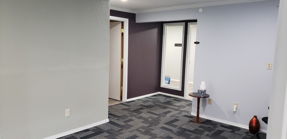 More Photos Of 18407 Pacific Ave S, Spanaway Office For Lease