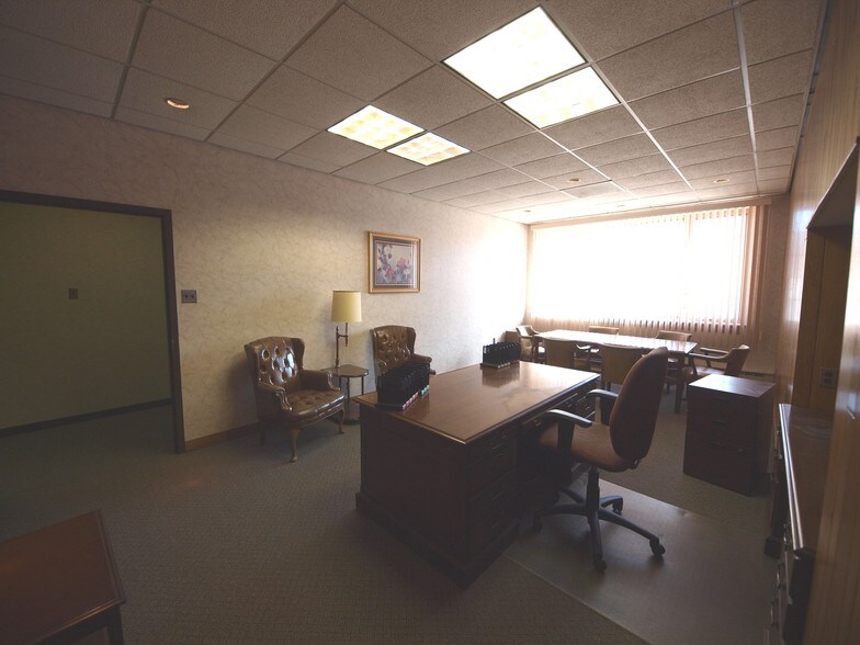 More Photos Of 2 E Long Ave, Dubois Coworking Space