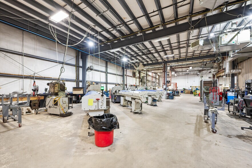 More Photos Of 2 Sunshine Blvd, Ormond Beach Light Distribution For Lease