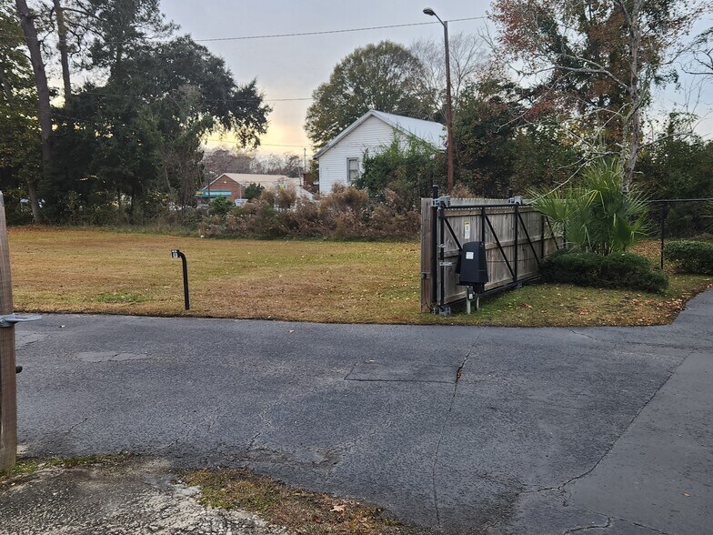 More Photos Of 2704 Highmarket St, Georgetown Freestanding For Sale