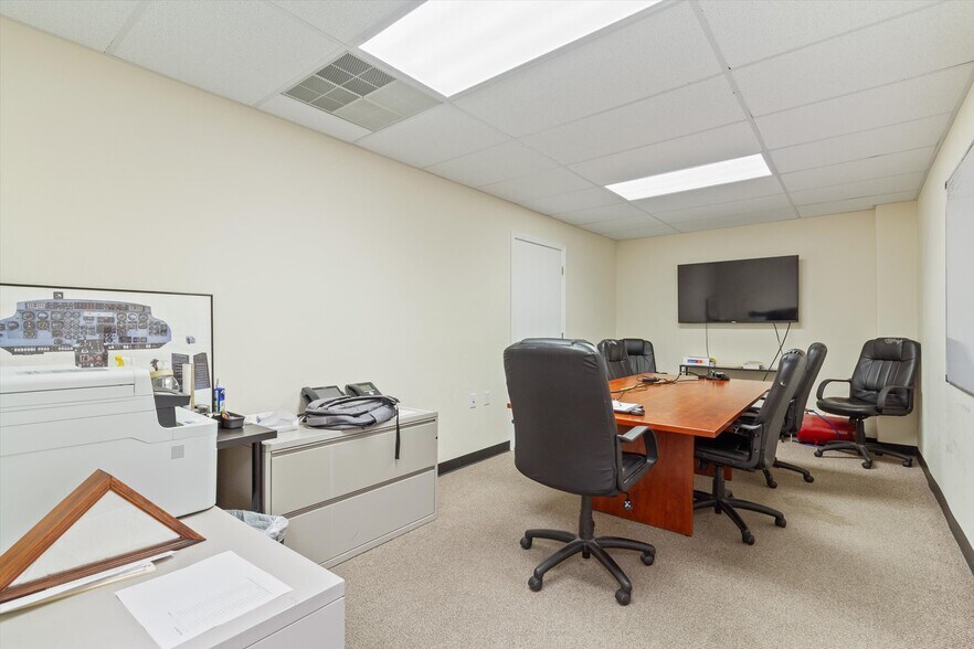 More Photos Of 2108 Ranch Road 12, San Marcos General Retail For Sale