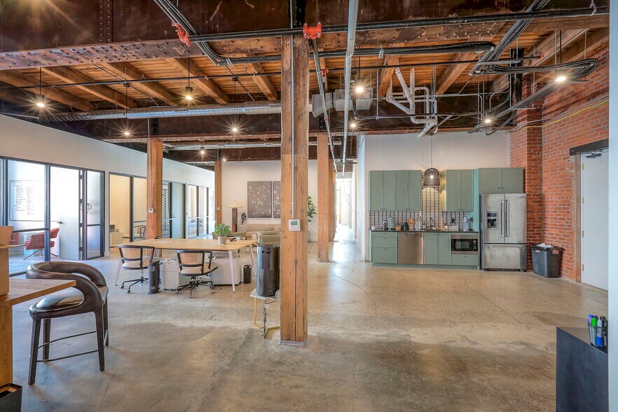 More Photos Of 1612 Grand Blvd, Kansas City Loft Creative Space For Lease