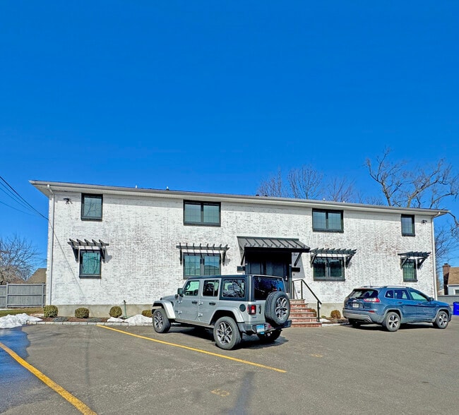 Primary Photo Of 42 Poe Ct, Fairfield Apartments For Sale