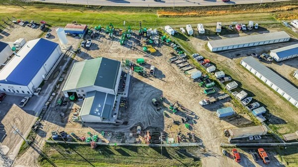 More Photos Of 30 Industrial Dr, Sylvan Lake Service For Sale