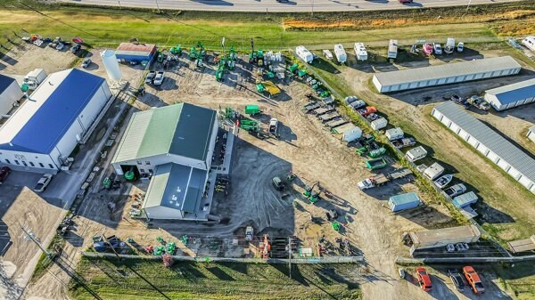 More Photos Of 30 Industrial Dr, Sylvan Lake Service For Lease