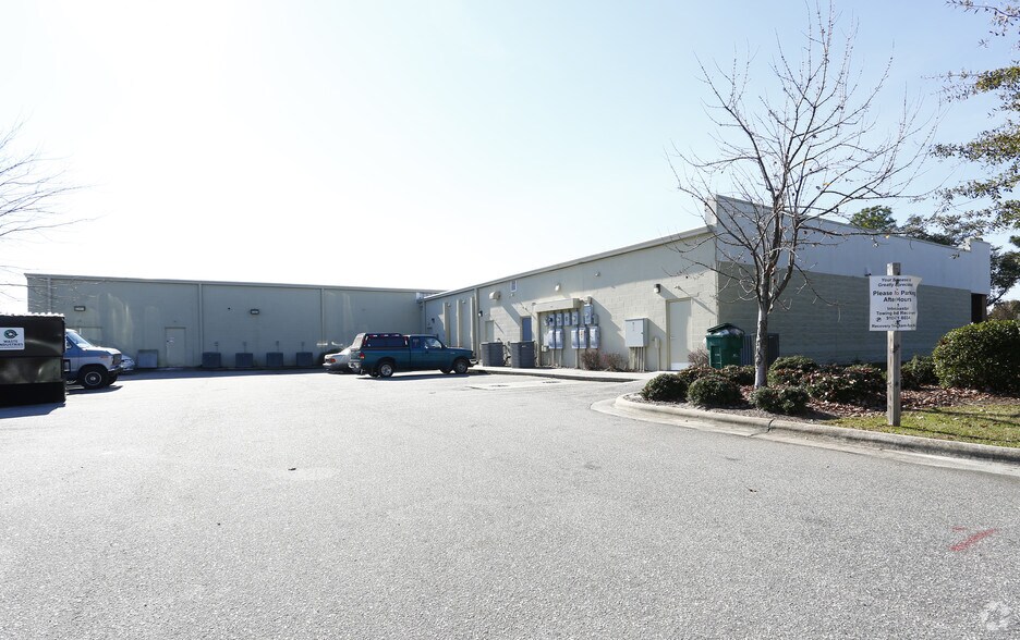More Photos Of 6331 Carolina Beach Rd, Wilmington Freestanding For Lease