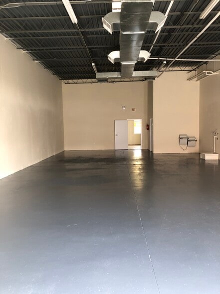 More Photos Of 11601 Pellicano Dr, El Paso Warehouse For Lease