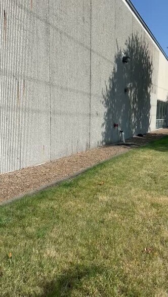 More Photos Of 2111 E 17th St, Des Moines Warehouse For Sale