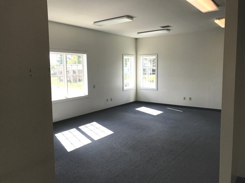 More Photos Of 2051 Northwestern Pike, Winchester Bank For Lease