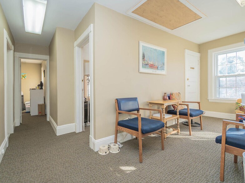 More Photos Of 17 S Maryland Ave, Port Washington Loft Creative Space For Sale