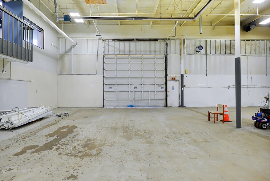 More Photos Of 3220 100th St SW, Everett Distribution For Lease