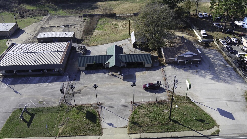 More Photos Of 1624 N Northwest Loop 323, Tyler Freestanding For Sale