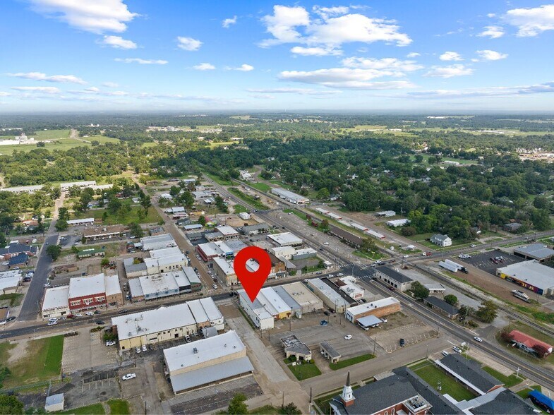 More Photos Of 219 N Main St, Winnsboro Storefront For Sale