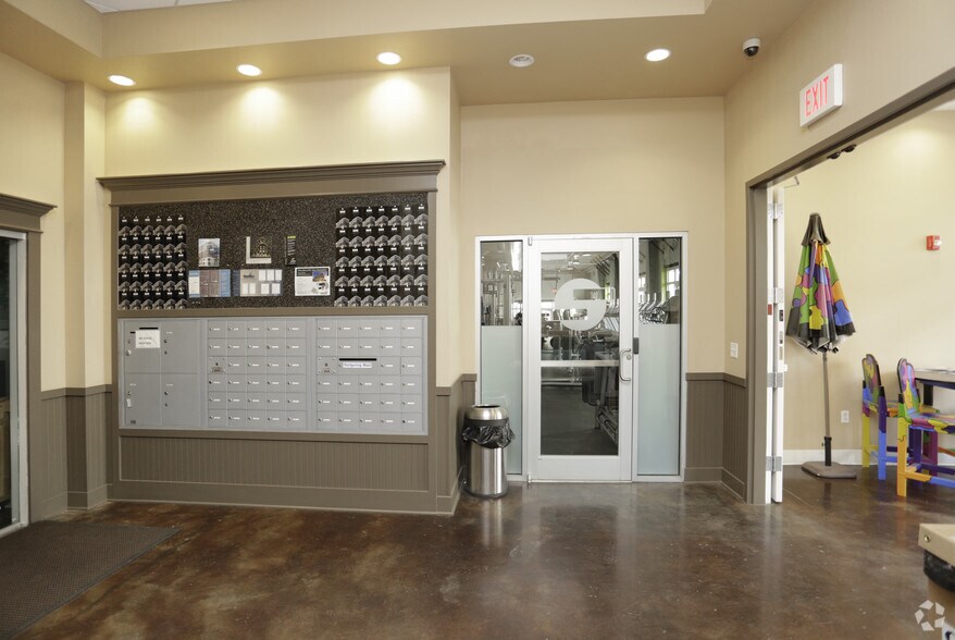 More Photos Of 901 New Hampshire St, Lawrence Apartments For Lease