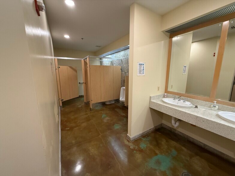 More Photos Of 909 Ridgebrook Rd, Sparks Medical For Sale