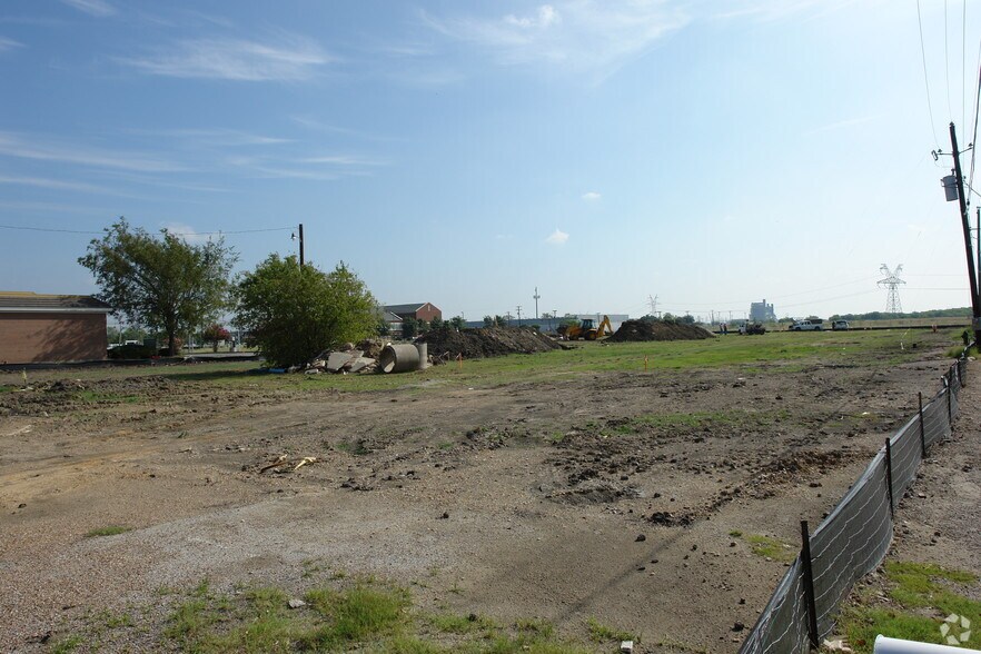 More Photos Of 920 S Belt Line Rd, Coppell General Retail For Lease