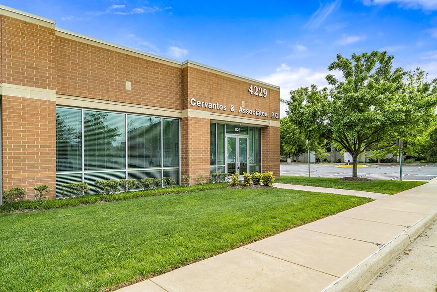 More Photos Of 4229 Lafayette Center Dr, Chantilly Business Park For Lease