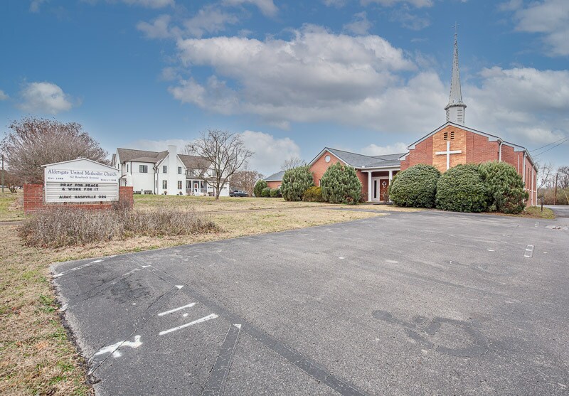 More Photos Of 510 Rosebank Ave, Nashville Schools For Lease