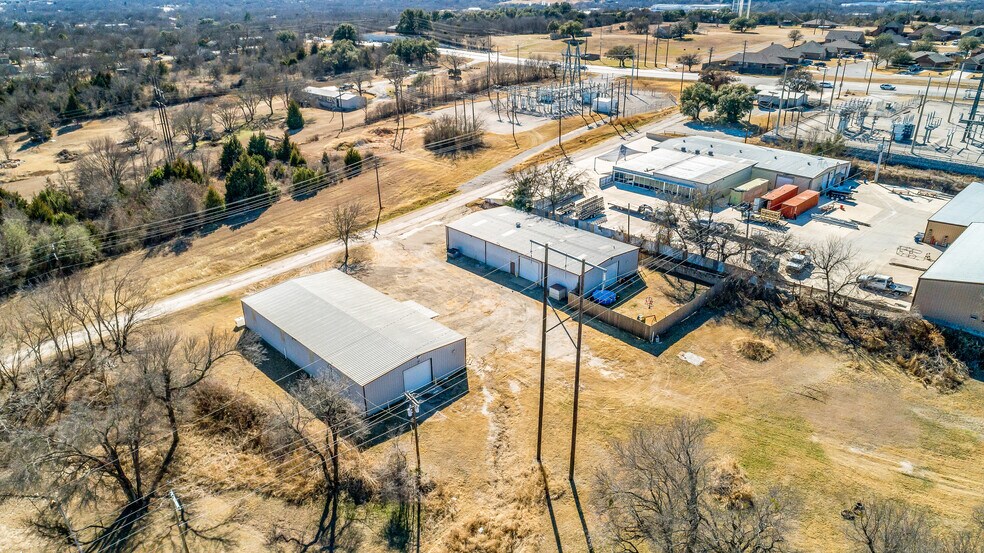 More Photos Of 117 Samuel Dr, Weatherford Distribution For Lease