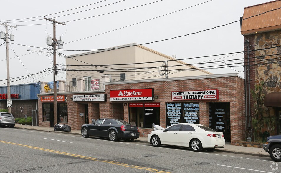More Photos Of 25-27 E Merrick Rd, Valley Stream Office For Lease