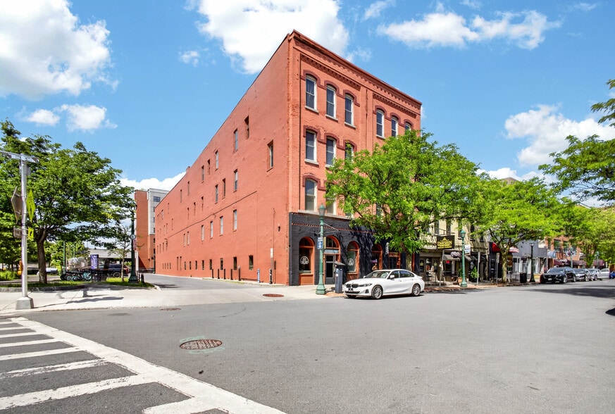 More Photos Of 327-329 W Fayette St, Syracuse Loft Creative Space For Lease