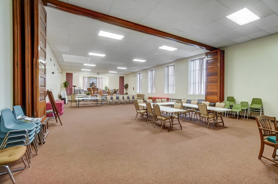 More Photos Of 3549 Reading Rd, Cincinnati Religious Facility For Sale