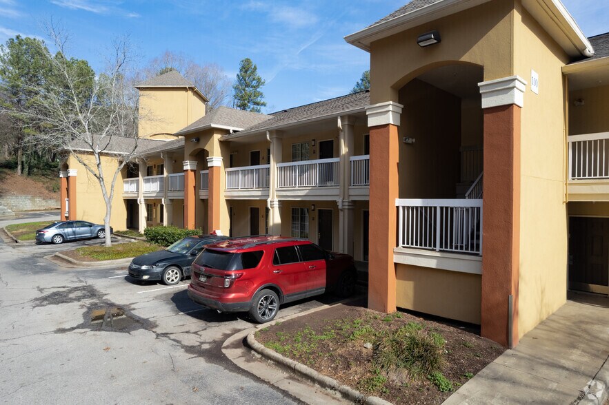 More Photos Of 4810 Bluestone Dr, Raleigh Hotel For Sale