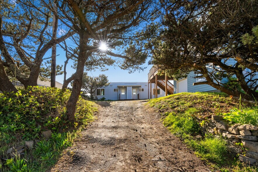 More Photos Of 259 S Pacific St, Rockaway Beach Specialty For Sale