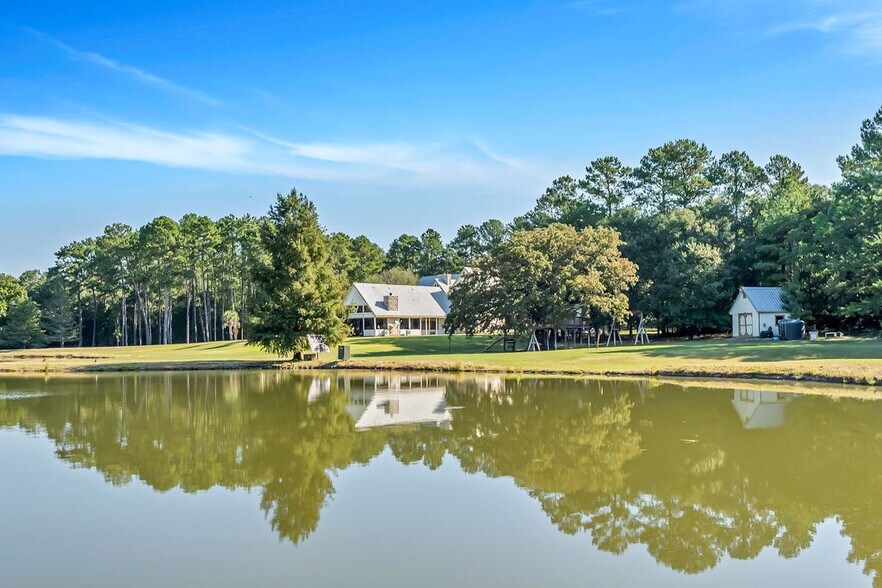 More Photos Of 43 Pool Rd, Richards Specialty For Sale