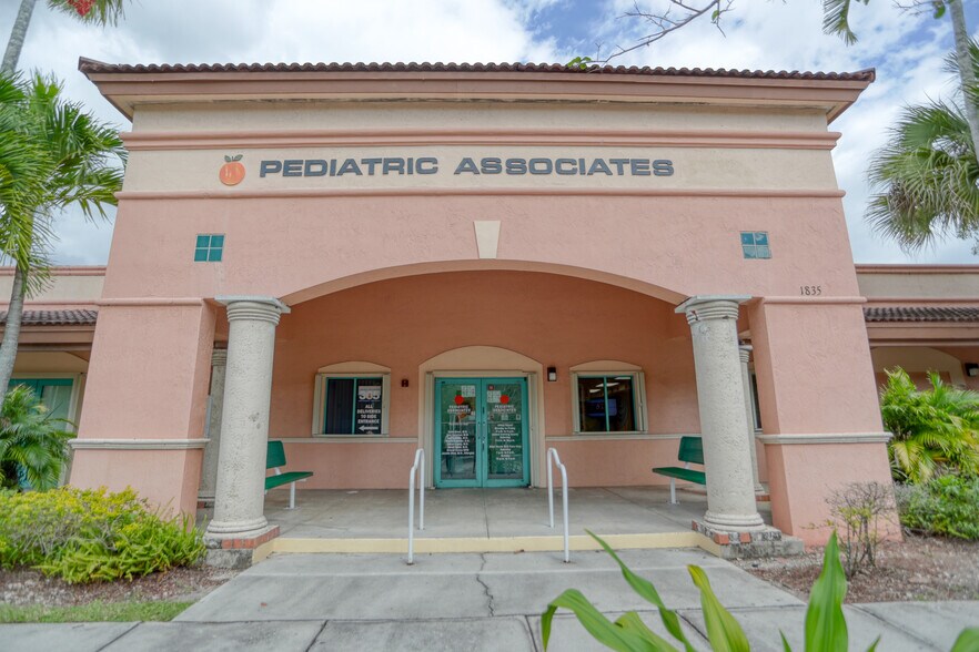 More Photos Of 1835 N Corporate Lakes Blvd, Weston Medical For Sale