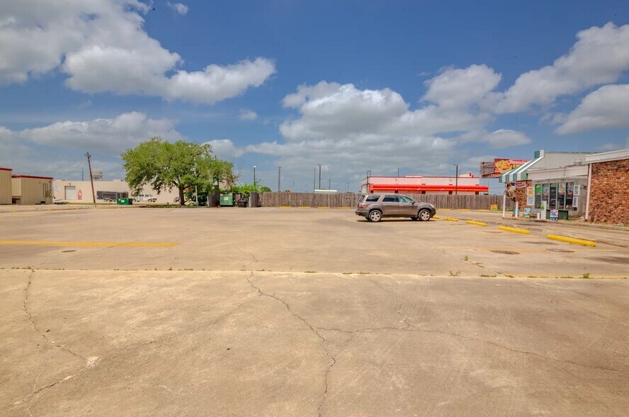 More Photos Of 4201 N Navarro St, Victoria Fast Food For Sale