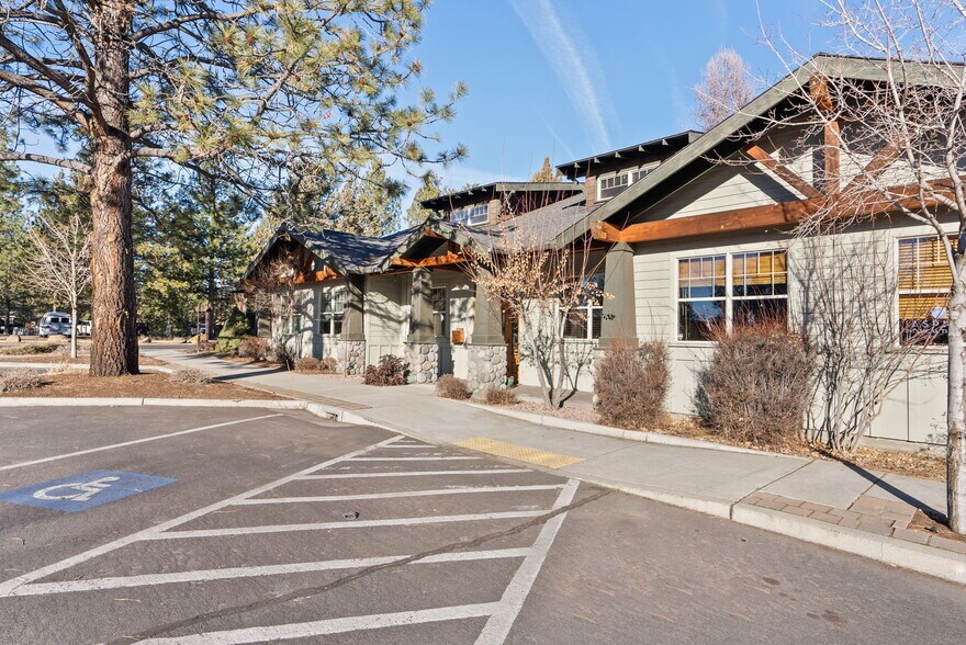 More Photos Of 392 W Main Ave, Sisters Medical For Sale