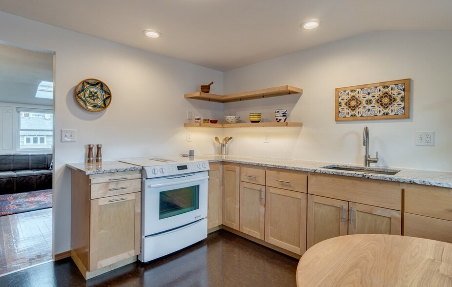 More Photos Of 1614 N Church St, Portland Apartments For Sale
