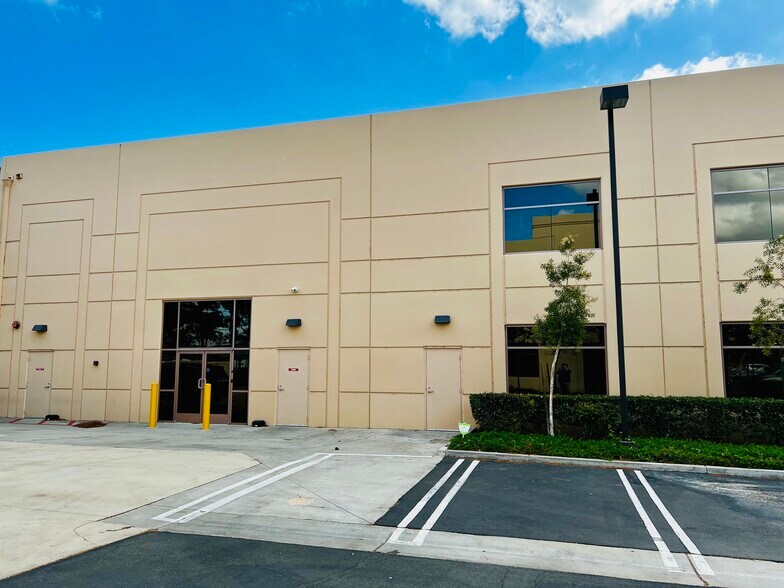More Photos Of 67 Peters Canyon Rd, Irvine Business Park For Sale
