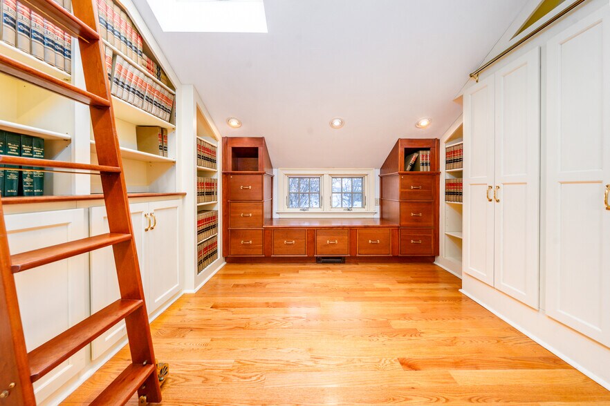 More Photos Of 413 Route 6A, East Sandwich Office Residential For Sale