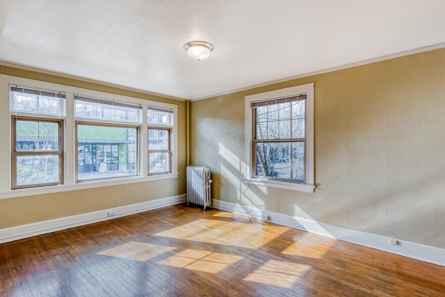 More Photos Of 4025 SE Hawthorne Blvd, Portland Apartments For Sale