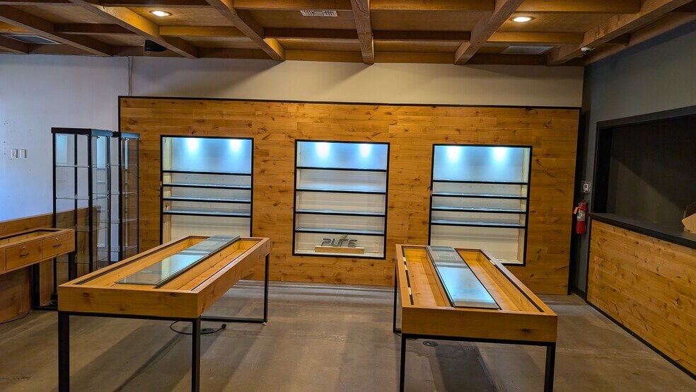 More Photos Of 460 N Switzer Canyon Dr, Flagstaff Storefront Retail Office For Sale