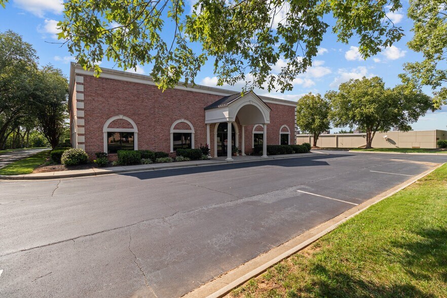 More Photos Of 147 Cedar Pointe Dr, Mooresville Research And Development For Lease