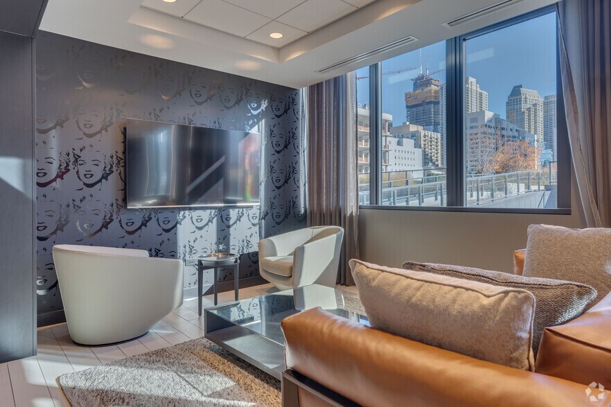 More Photos Of 637-643 N Wells St, Chicago Apartments For Lease