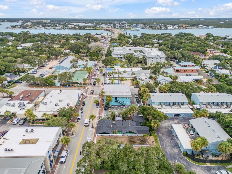More Photos Of 304 Flagler Ave, New Smyrna Beach Storefront For Sale
