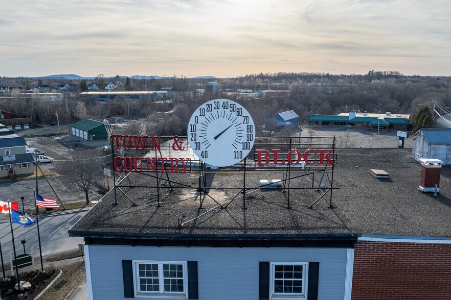More Photos Of 4 Market Sq, Houlton Office For Sale