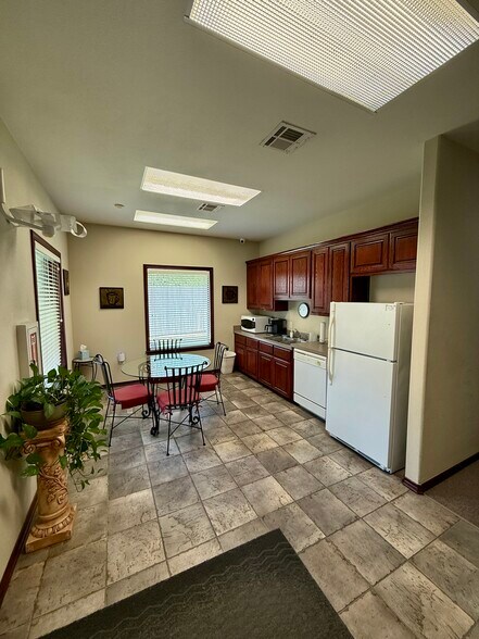 More Photos Of 2526 Blue Meadow Dr, Temple Office For Sale