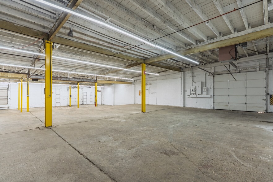 More Photos Of 500 Pine St, Holmes Unknown For Lease