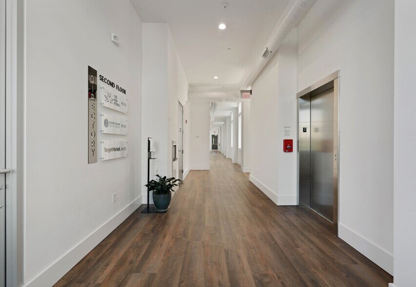 More Photos Of 297 Seven Farms Dr, Charleston Medical For Sale